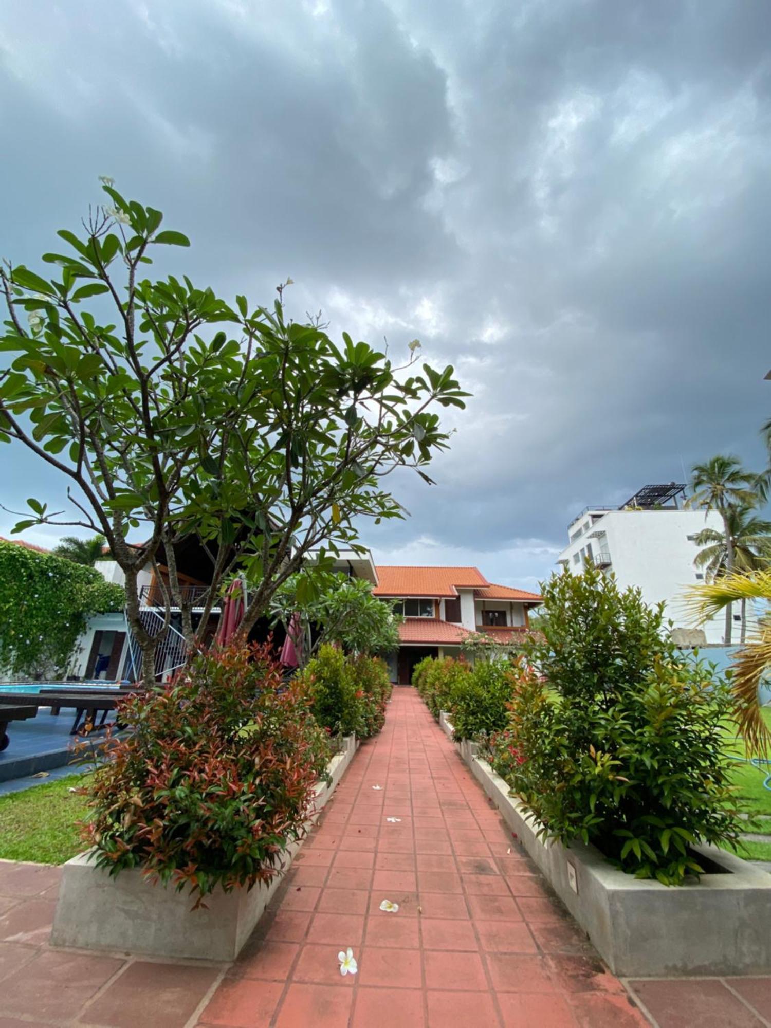 New Sea Villa Negombo Buitenkant foto